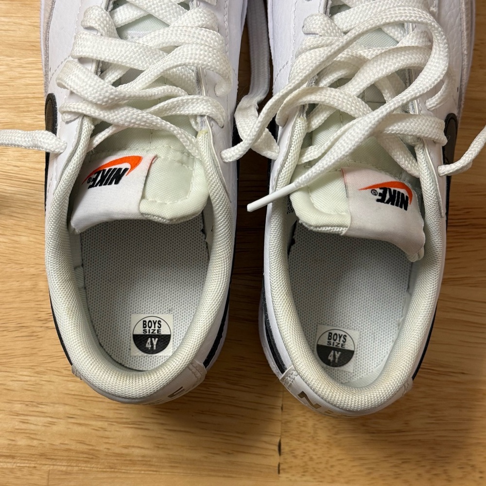 Nike Kids' Blazer Low '77 Low Top Sneaker (Big Kid) • White/Black EU 36 - Picture 7 of 7